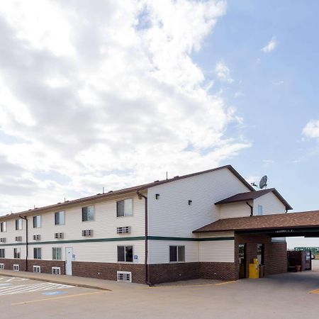 Super 8 By Wyndham Mendota I-39 Hotel Exterior photo