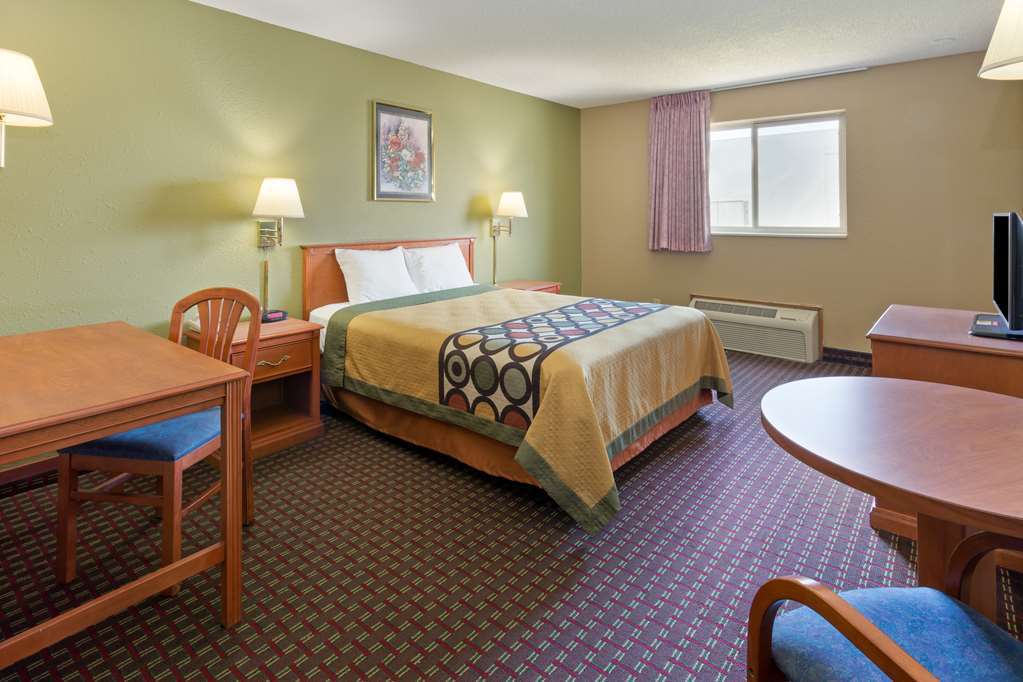 Super 8 By Wyndham Mendota I-39 Hotel Room photo